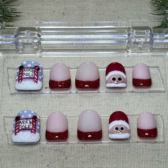 Reusable North Pole and Santa press on nails short square size L - Picture 2 of 4